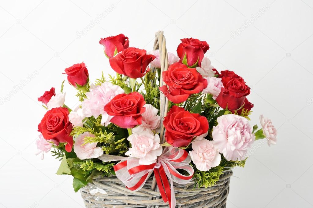 Cesta De Rosas Vermelhas E Cor De Rosa Floricultura Cesta E Flor